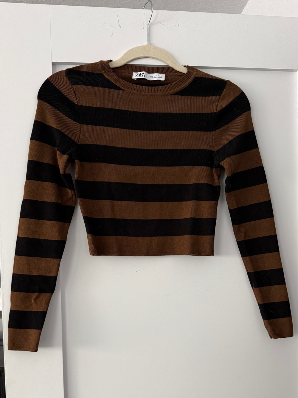 Zara Black and Brown Striped Long-Sleeve Crop Sweater